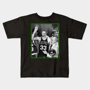 RETRO LARRY BIRD // BASKETBALL PLAYER Kids T-Shirt